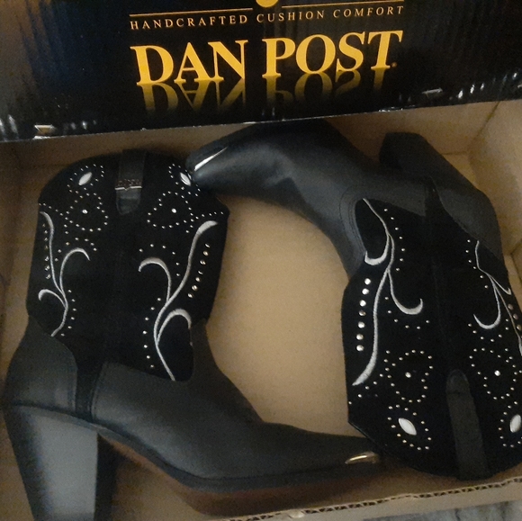 Boots - Picture 6 of 6